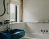 Blaues Waschbecken Freddie Marriage decohome.de