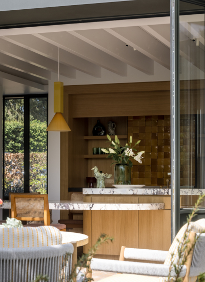 Blick von Terrasse auf Küche alte Villa Cafeine decohome.de