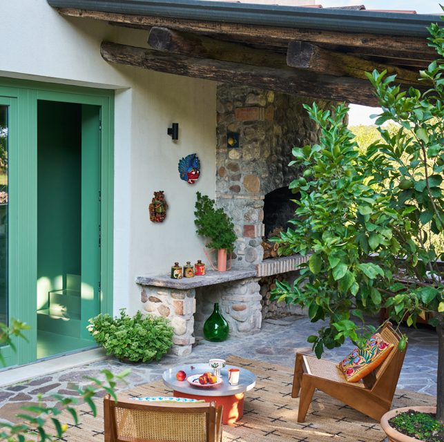 In diesem Ferienhaus in Italien trifft moderne Gestaltung auf rustikale Architektur