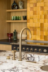 Kueche gelbe Fliesen Cafeine decohome.de