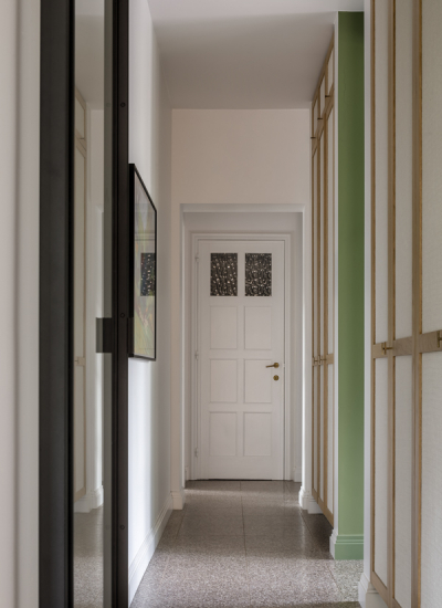 Schmaler Gang alte Villa Cafeine decohome.de