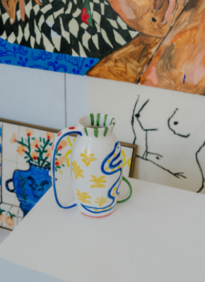 Serax Shirley Villavicencio Pizango Geschirr Vasen Teller bemalt Serax AW25 Shurleey EliasDerboven Atelier 31 decohome.de