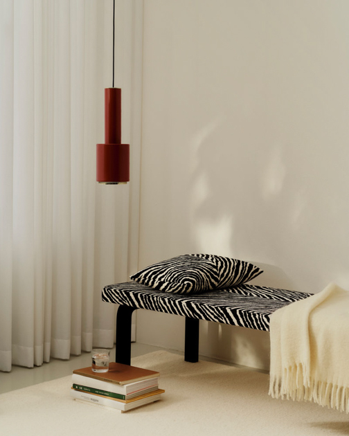 Artek Zebra 2026 in situ Bench 167 Black and white Zebra Pendant Light A110 brick preview decohome.de Artek Zebra 2026 in situ Bench 167 Black and white Zebra Pendant Light A110 brick preview decohome.de