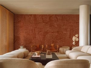 2 Wallanddeco rote Tapete Sofas beige decohome.de 2 Wallanddeco rote Tapete Sofas beige decohome.de