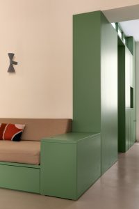 Gruene Einbauten kleine Wohnung einrichten Paolo Fusco decohome.de Gruene Einbauten kleine Wohnung einrichten Paolo Fusco decohome.de